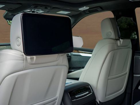 New 2026 Cadillac Escalade Platinum Sport w/ LPO, ONYX Package image 18