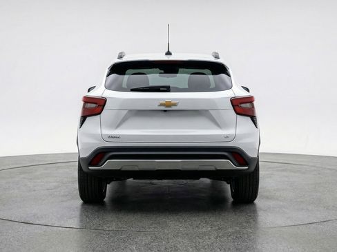 Used 2025 Chevrolet Trax LT w/ LT Convenience Package FWD image 7