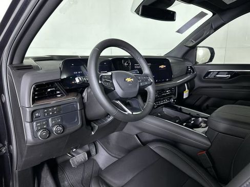 New 2026 Chevrolet Suburban LT w/ Comfort Package AWD/4WD image 10