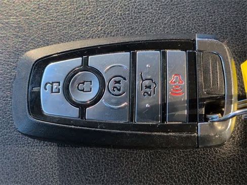 Used 2024 Ford Edge Titanium image 34