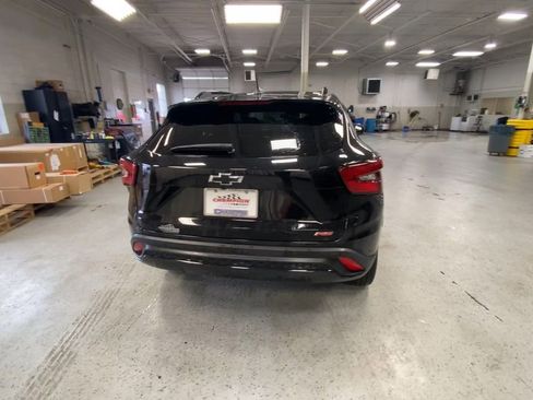 Used 2024 Chevrolet Trax RS w/ Sunroof Package FWD image 10