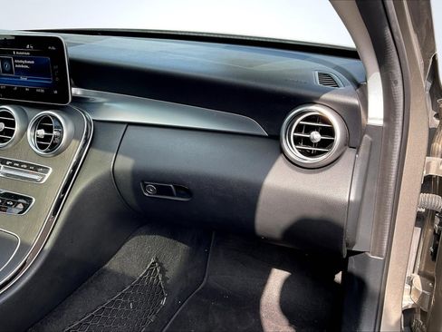 Used 2019 Mercedes-Benz C 300 Sedan image 17