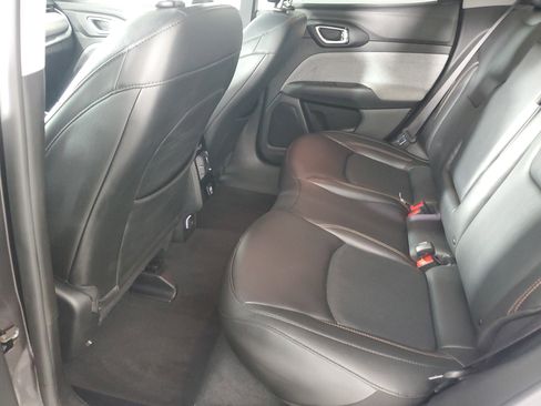 Used 2022 Jeep Compass Latitude image 12