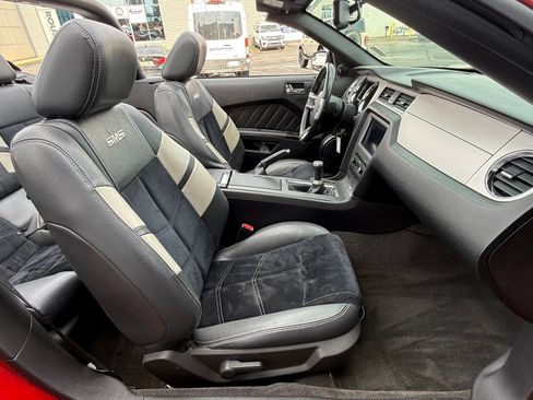 Used 2011 Ford Mustang GT Premium w/ Electronics Pkg RWD image 16