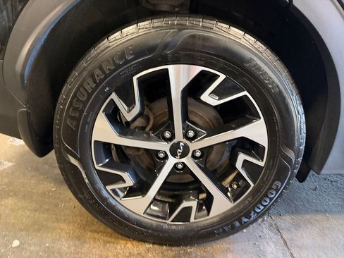 Used 2023 Kia Sportage EX AWD/4WD image 27