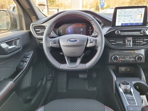 Used 2025 Ford Escape ST-Line w/ Cold Weather Package image 15