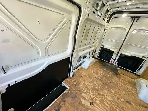 Used 2017 Ford Transit 250 148 High Roof RWD image 12
