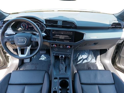 Certified 2025 Audi Q3 2.0T Premium w/ Convenience Package AWD/4WD image 9