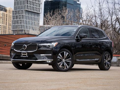Certified 2023 Volvo XC60 B5 Plus w/ Climate Package image 1
