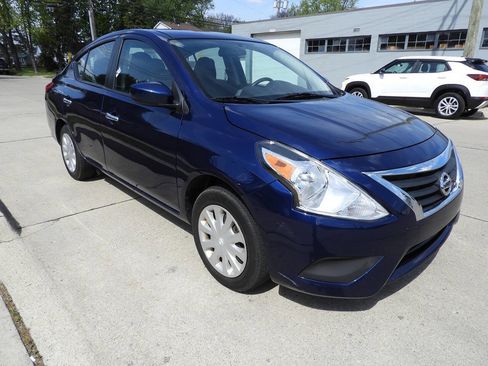 Used 2019 Nissan Versa SV FWD image 10