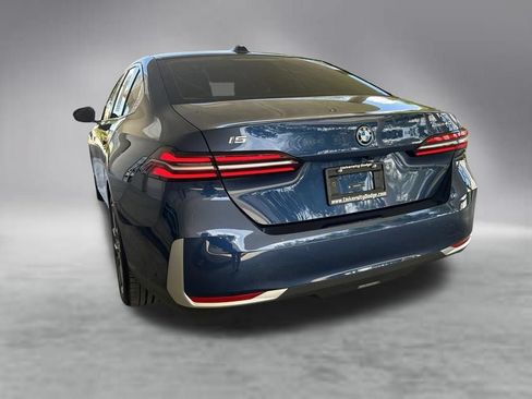 Used 2026 BMW i5 eDrive40 w/ Premium Package RWD image 4
