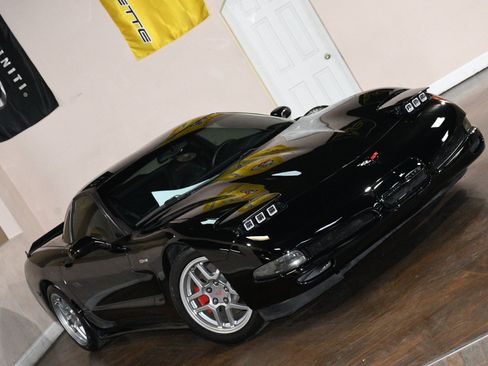 Used 2003 Chevrolet Corvette Z06 w/ Memory Package, 3 Drivers RWD image 77