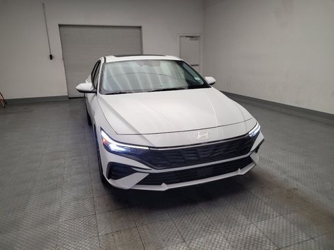 Used 2025 Hyundai Elantra SEL FWD image 14