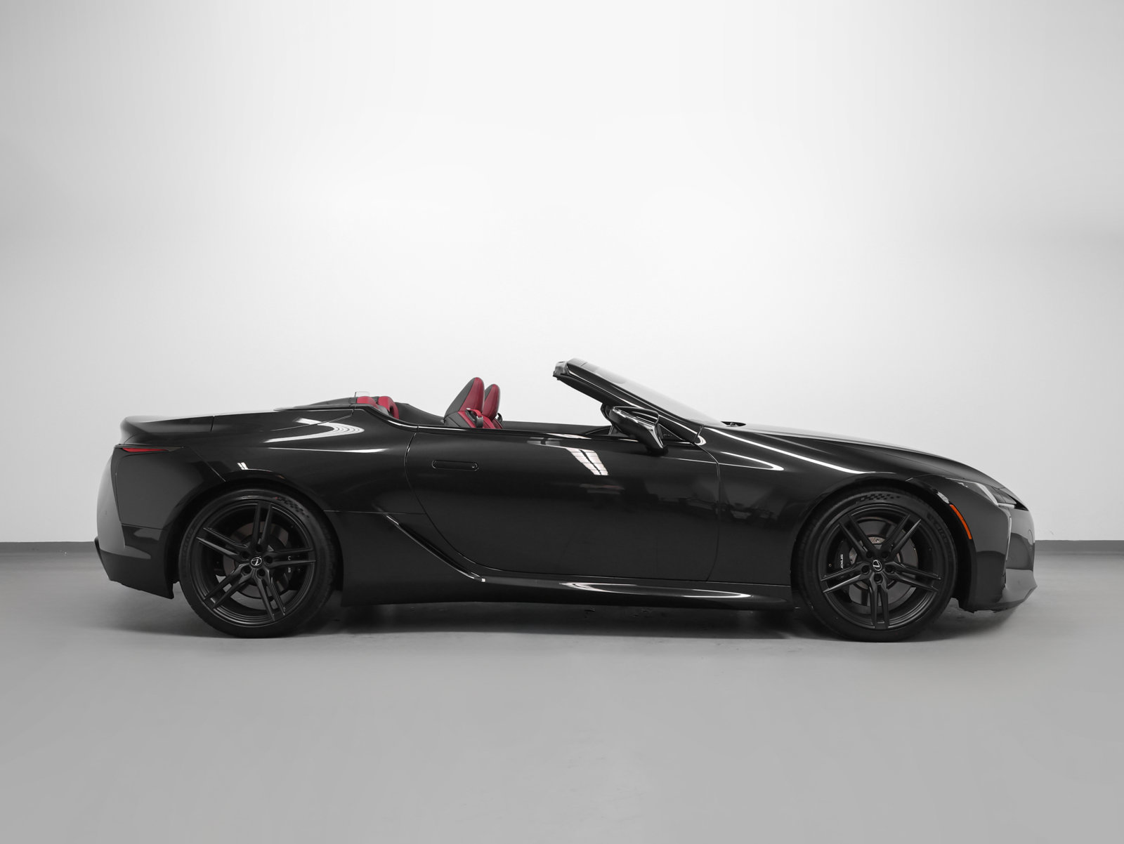 Used 2024 Lexus LC 500 Convertible RWD image 13