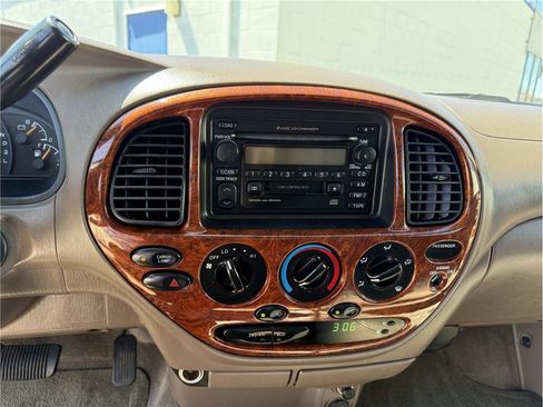 Used 2001 Toyota Tundra Limited AWD/4WD image 22