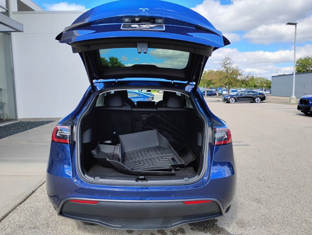 Used 2022 Tesla Model Y Long Range AWD/4WD image 5