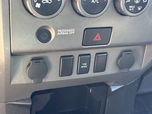 Used 2015 Nissan Titan S AWD/4WD image 24
