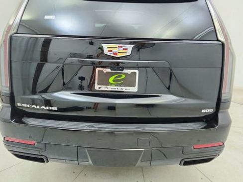 Used 2025 Cadillac Escalade Sport w/ Touring Package image 12