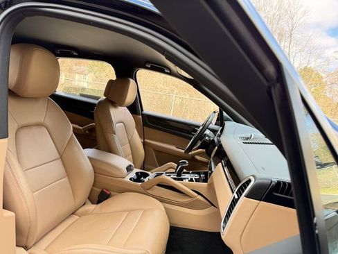 Used 2019 Porsche Cayenne image 33