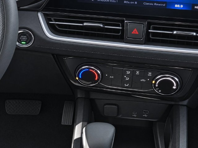 Used 2025 Chevrolet TrailBlazer LT FWD image 19