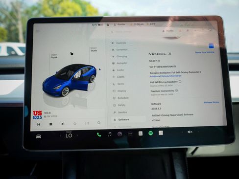 Used 2022 Tesla Model 3 Standard Range Plus RWD image 13