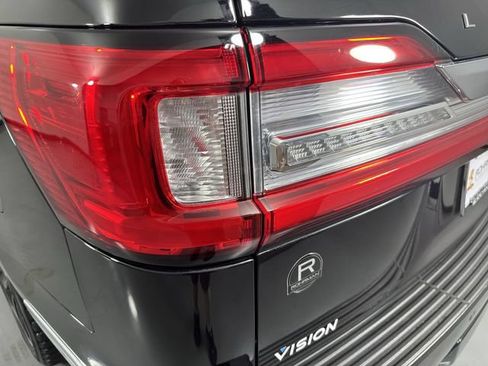 Used 2021 Lincoln Navigator L Reserve AWD/4WD image 31