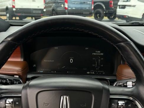 Used 2022 Lincoln Nautilus Reserve w/ Luxury Package image 9