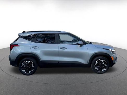 Used 2025 Kia Seltos S FWD image 16