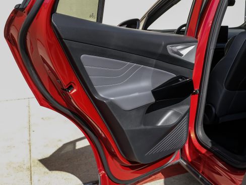 Used 2024 Volkswagen ID.4 Pro S image 43