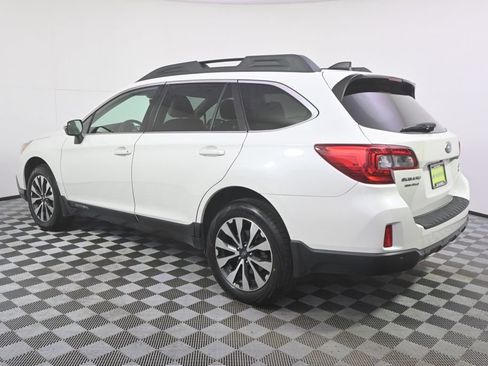 Used 2017 Subaru Outback 3.6R Limited AWD/4WD image 3