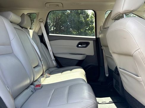 Used 2022 Nissan Rogue SL FWD image 28