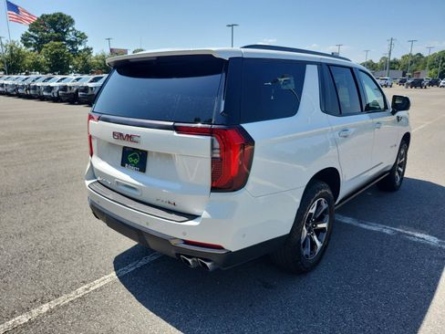 Certified 2025 GMC Yukon AT4 Ultimate AWD/4WD image 3