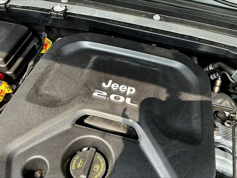 Used 2023 Jeep Wrangler Unlimited Sahara w/ Cold Weather Group AWD/4WD image 30