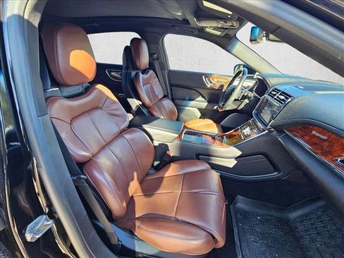 Used 2020 Lincoln Continental Reserve w/ Luxury Package image 15