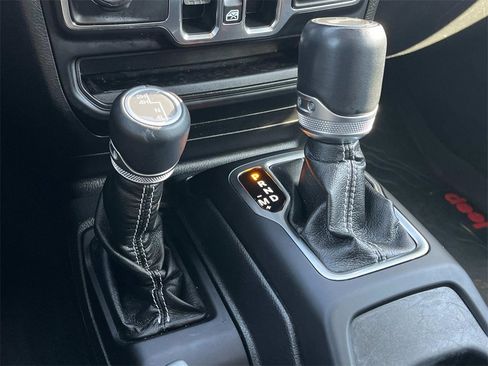 Used 2021 Jeep Wrangler Unlimited Sahara image 37