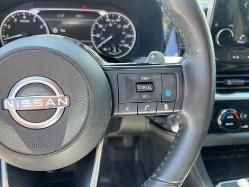 Used 2024 Nissan Pathfinder SL AWD/4WD image 26