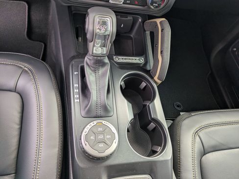 New 2025 Ford Bronco Badlands image 22