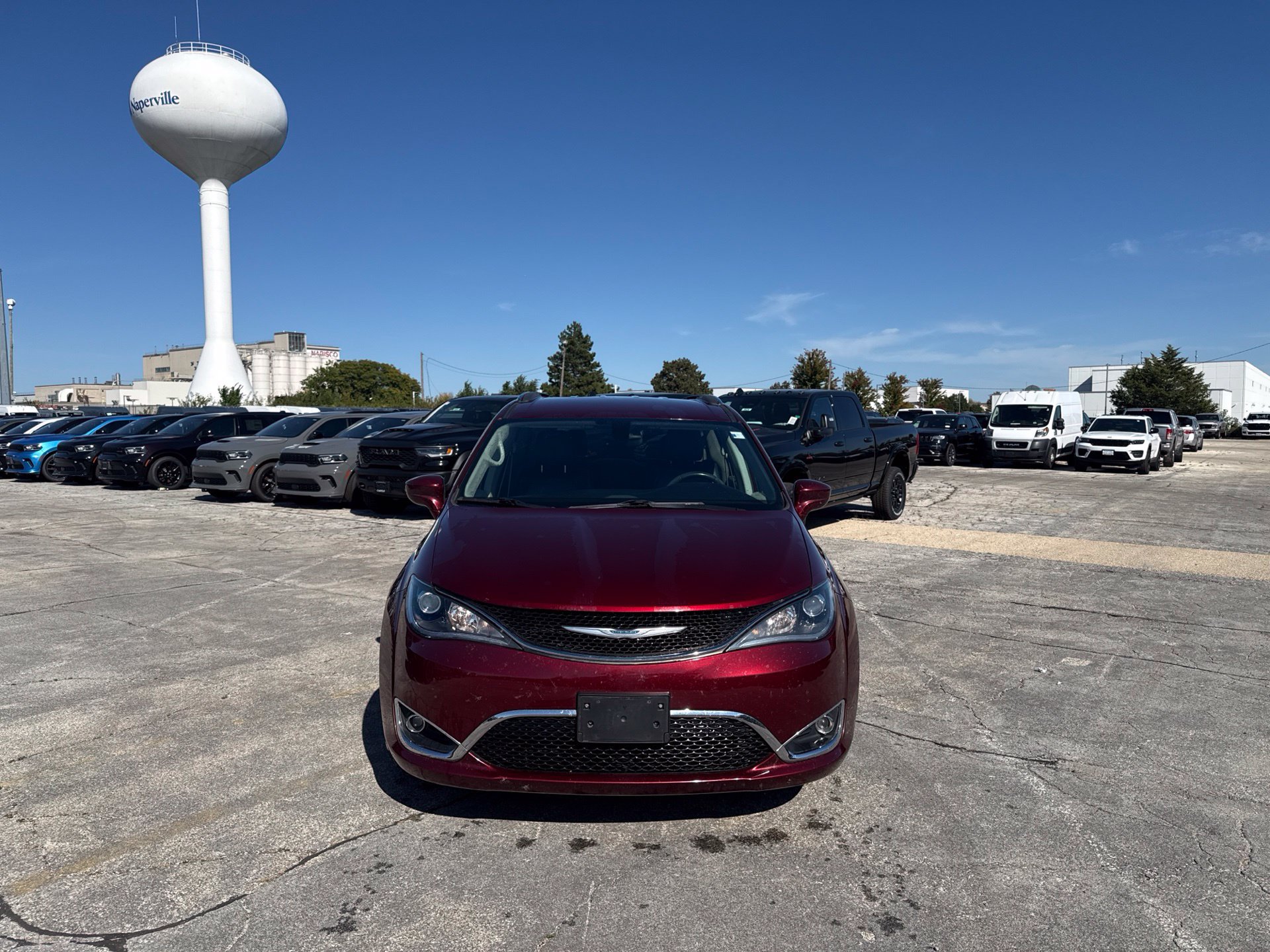 Used 2017 Chrysler Pacifica Touring-L Plus FWD image 2