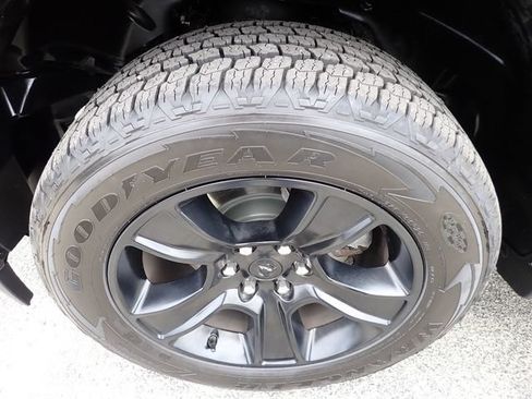 Used 2023 RAM 1500 Big Horn AWD/4WD image 12