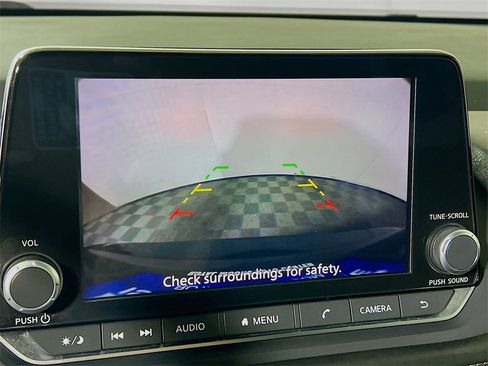 Used 2024 Nissan Rogue S image 13