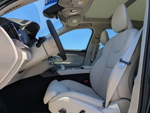 New 2026 Volvo XC90 T8 Ultra w/ Protection Package Premier AWD/4WD image 2