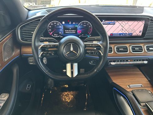 Used 2025 Mercedes-Benz GLS 450 4MATIC image 16