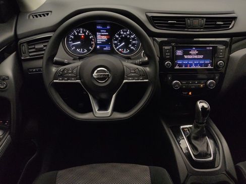 Used 2020 Nissan Rogue Sport SV image 22