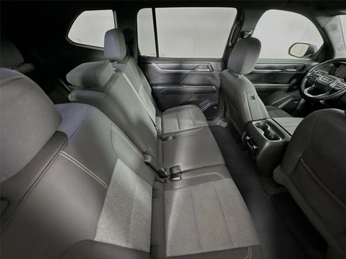 Used 2025 GMC Acadia Elevation image 26