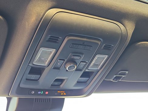 Used 2023 Chevrolet Tahoe Z71 w/ Luxury Package image 35