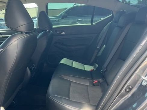 Used 2024 Nissan Altima 2.5 SL AWD/4WD image 12