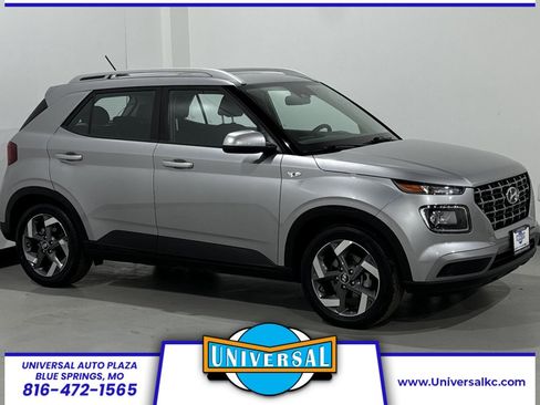 Used 2023 Hyundai Venue SEL image 1