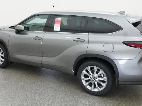 New 2026 Toyota Highlander Limited AWD/4WD image 8