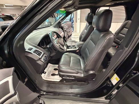 Used 2015 Ford Explorer XLT w/ Equipment Group 202A image 58
