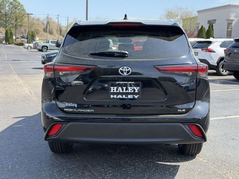 Certified 2024 Toyota Highlander XLE image 21